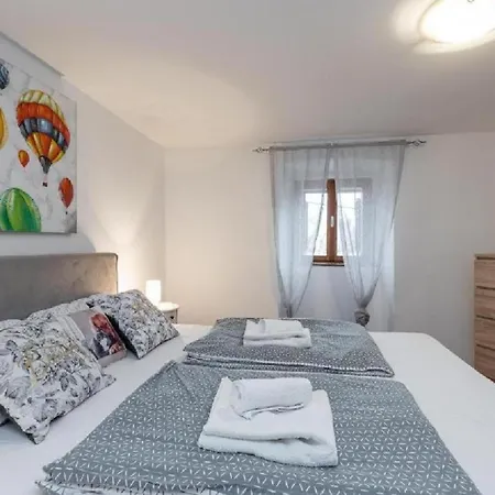 Nyaraló House - Pri Roktovih Črni Kal